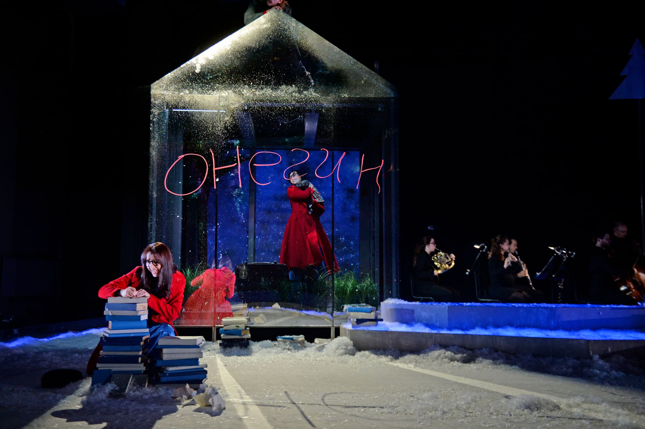 Promobeeld operavoorstelling Pocketopera Jevgeni Onjegin van Nederlands Reisopera in theater Flint Amersfoort