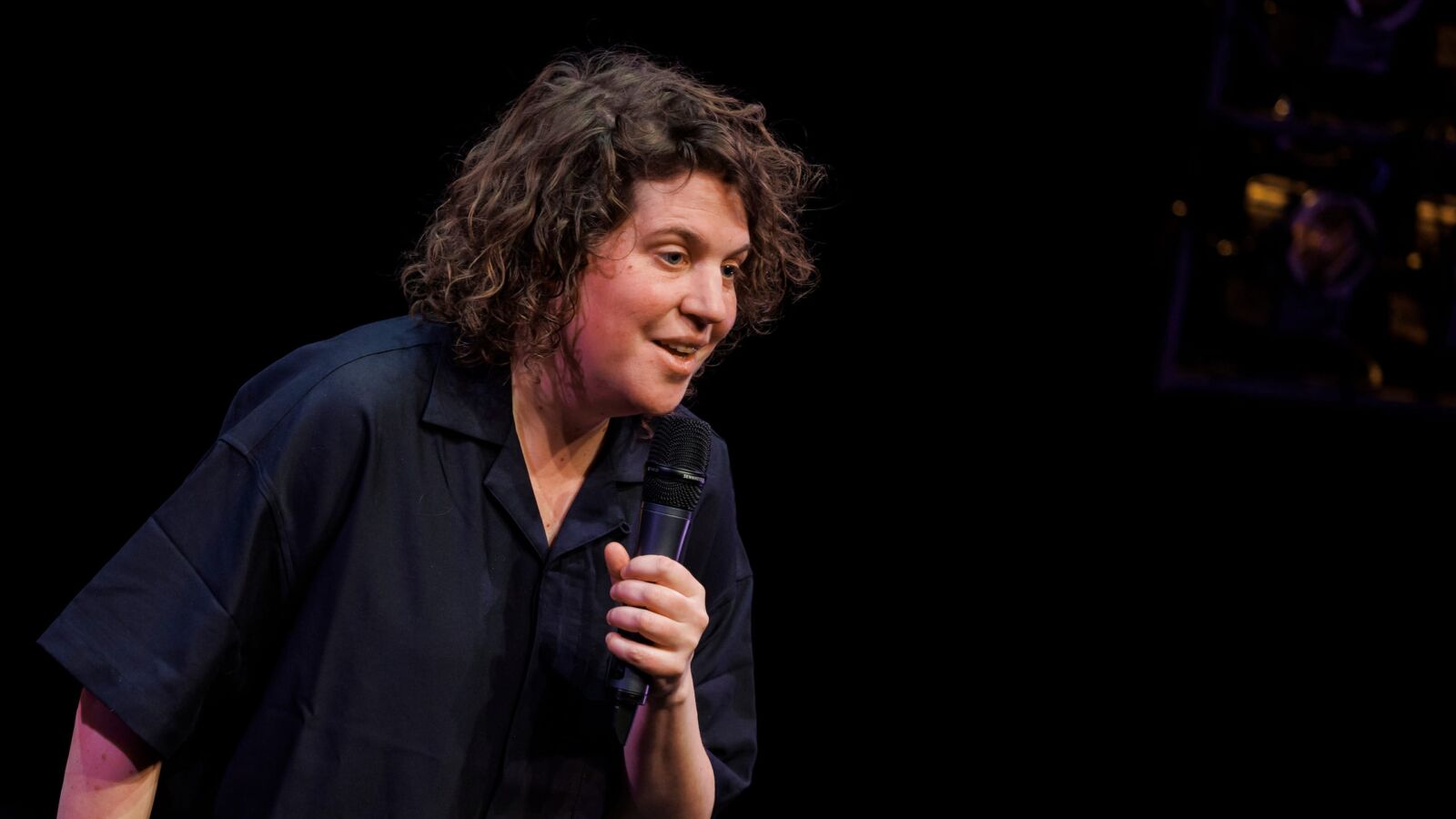 Scènefoto van Kim Schuddeboom van de voorstelling Doe maar rustig.