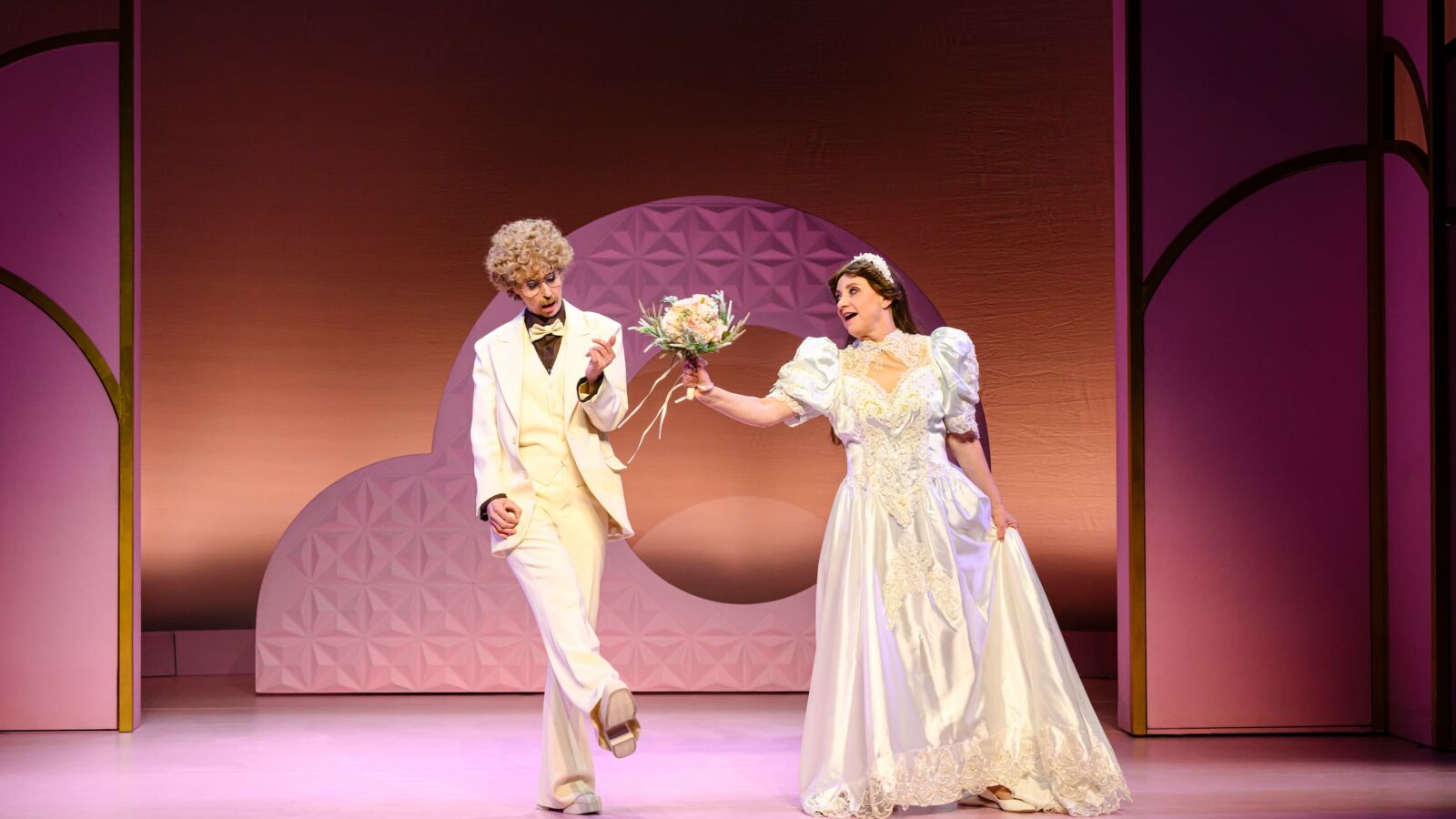 Scènebeeld van de voorstelling Harrekidee van Plien en Bianca - Flint Theater Amersfoort