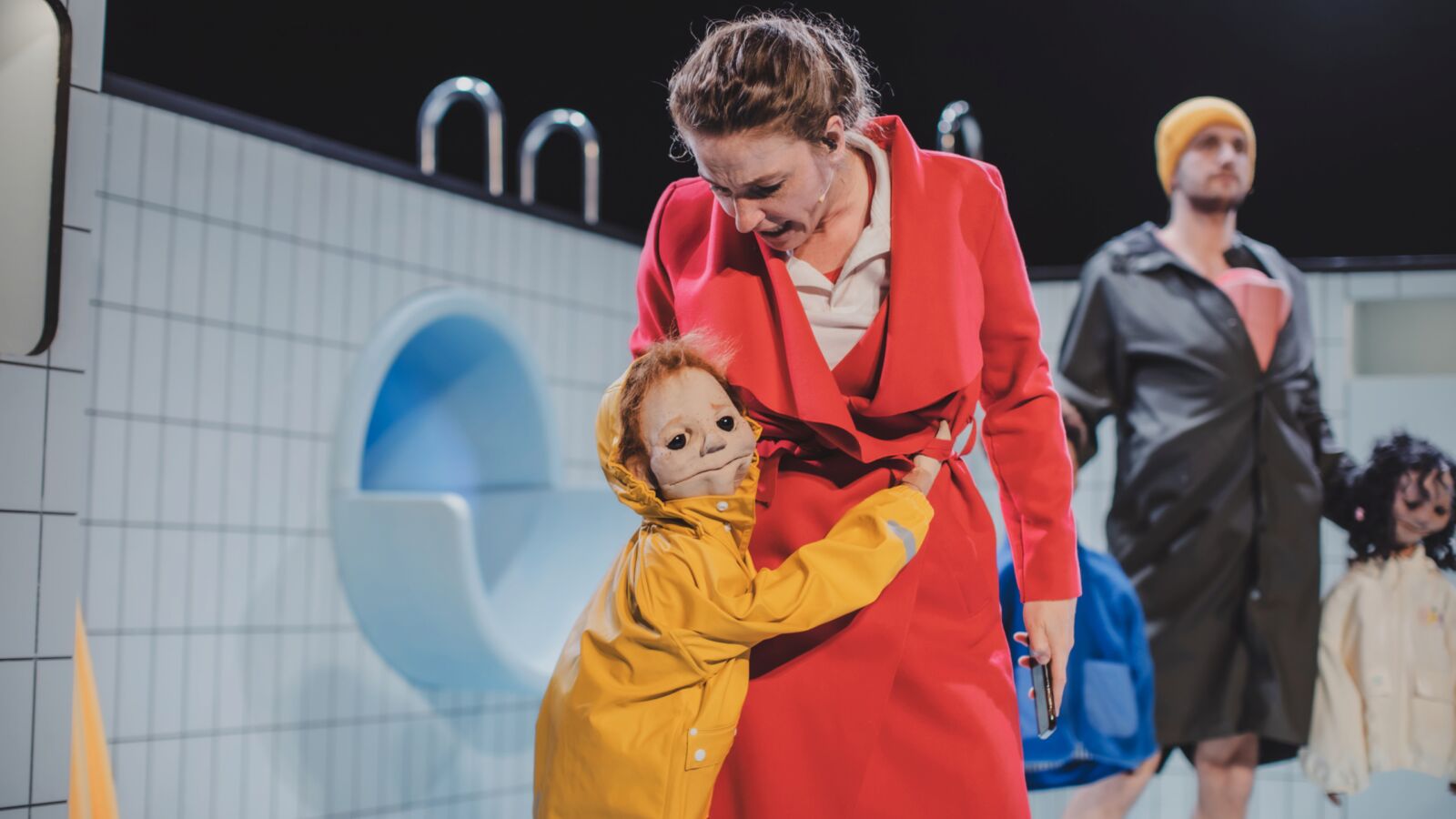 Scènefoto van de familievoorstelling Duik van Jansen de Boer. Te zien in Flint Theater Amersfoort. Fotocredits Erik Franssen.