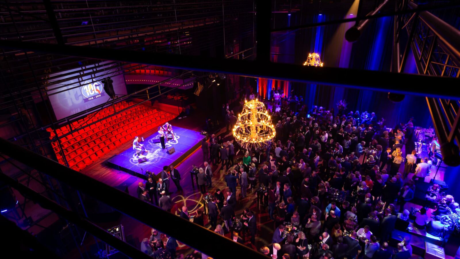 Sfeerfoto van een evenement in de Stadszaal in Flint Theater Amersfoort