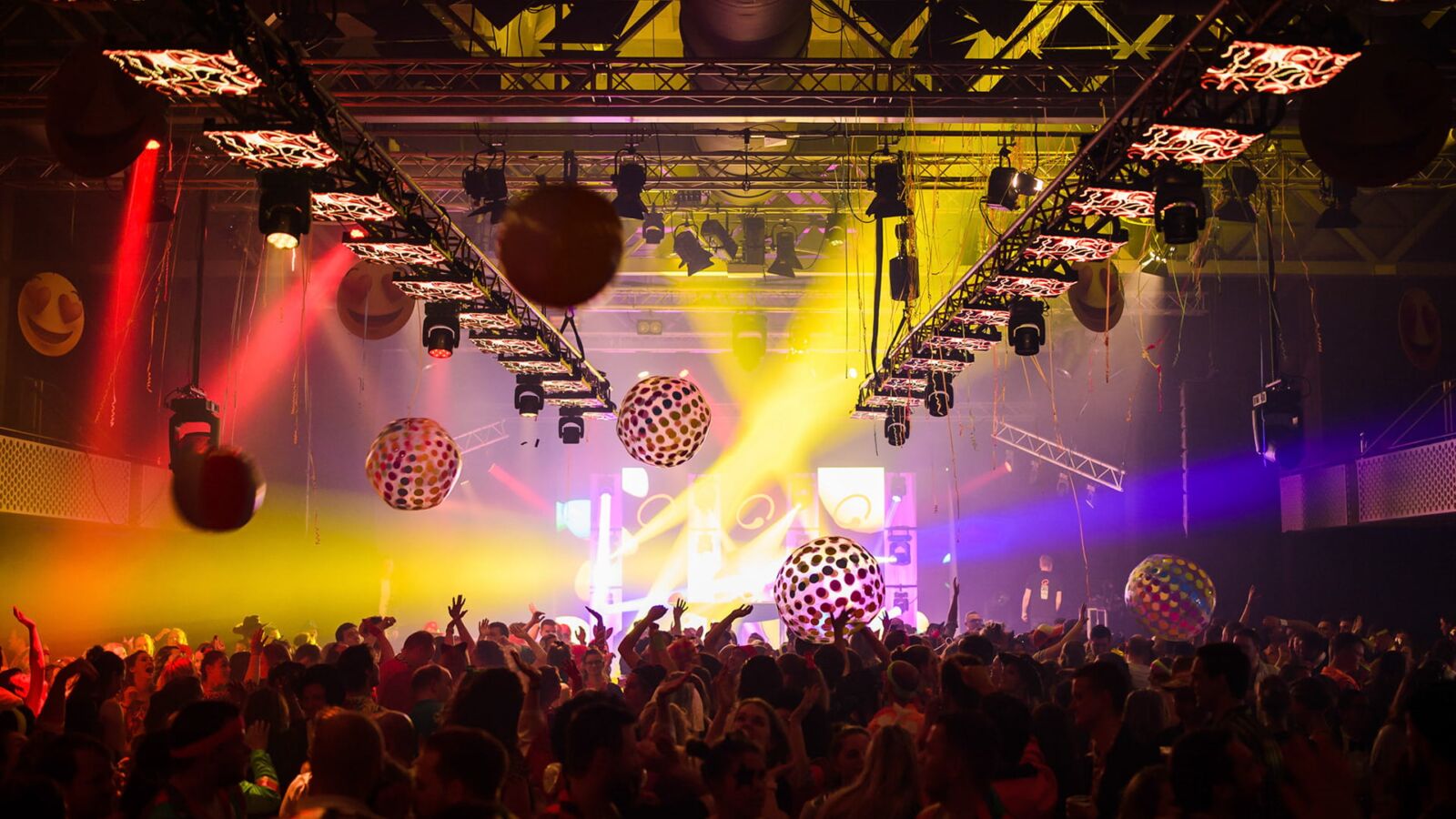 Hoe creëer je een ‘wauw-effect’ met de inrichting van je evenementenlocatie?